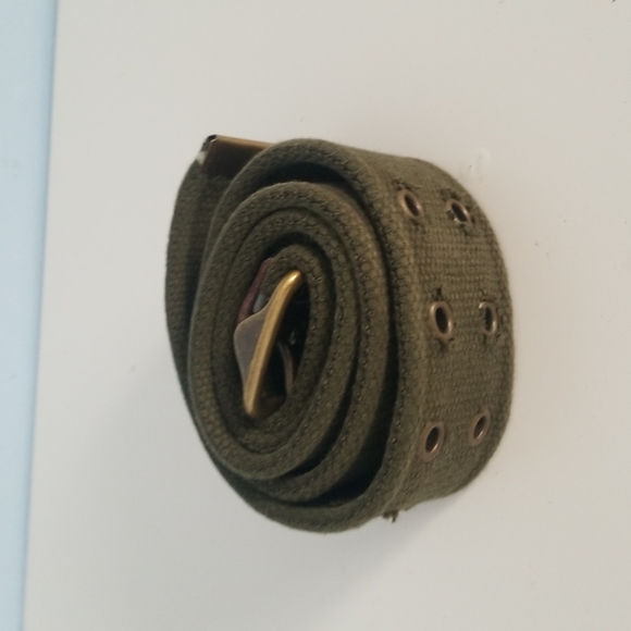 Studded gap army green belt - Picture 1 of 1